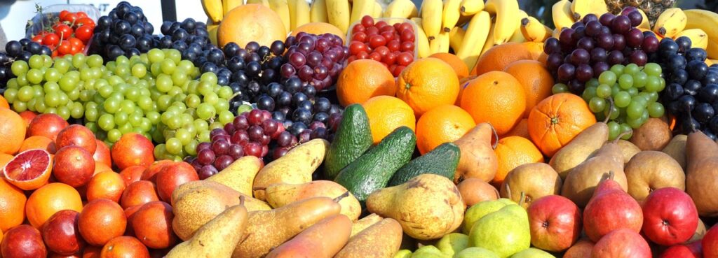 Descubra 8 alimentos ricos em fibras e antioxidantes que melhoram a digestão, fortalecem a imunidade e previnem doenças crônicas.